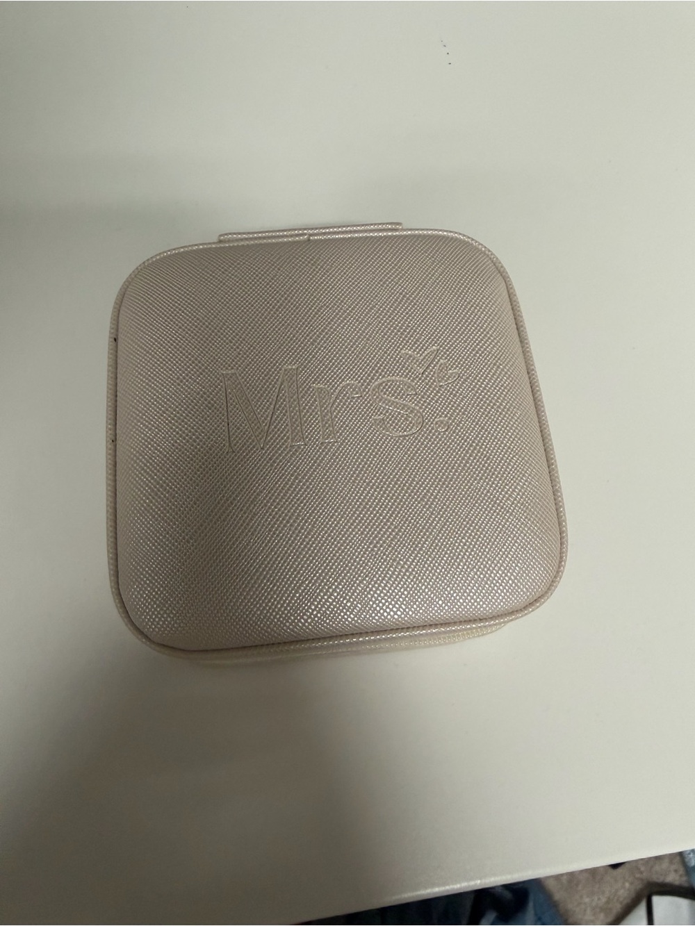 Embossed Compact Travel Jewelry Case - Light Pink